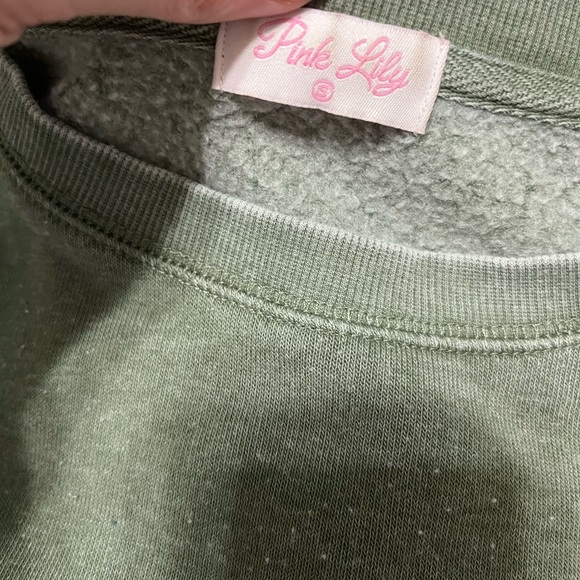 Lot of THREE mama tops - Picture 6 of 12